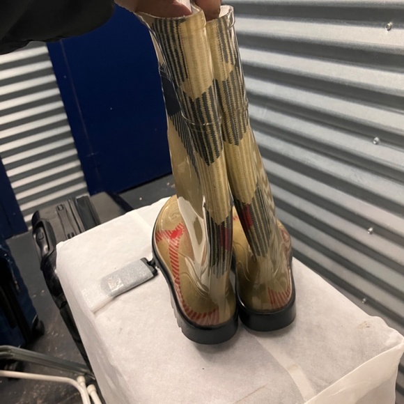 Burberry Beige Check Rubber Rainboots - Picture 6 of 8